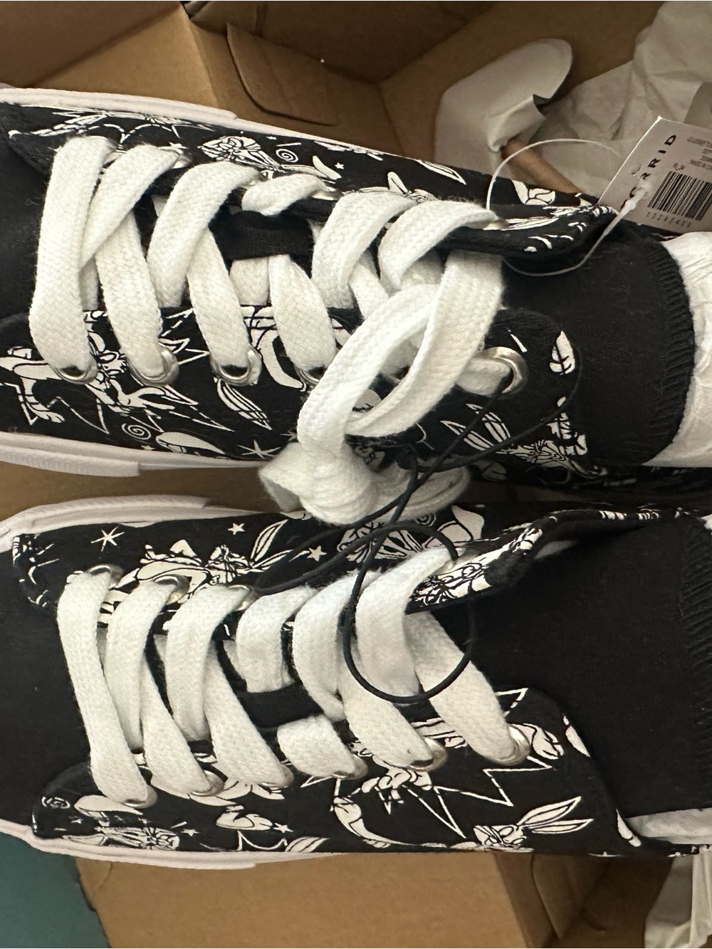 Torrid Looney Tunes Bugs Bunny Sneakers sz 6.5